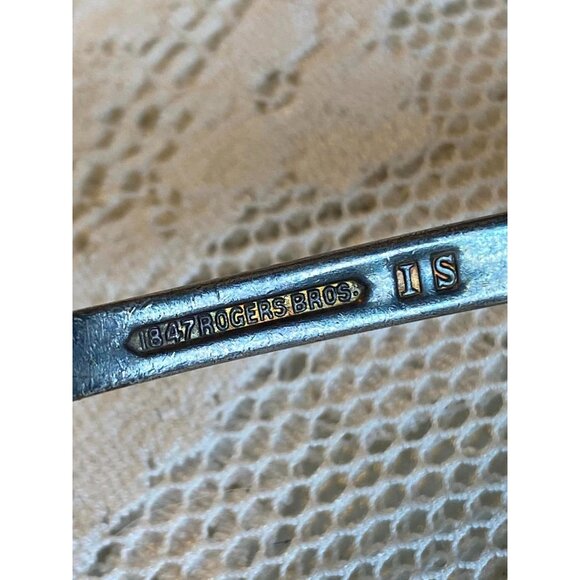1847 Rogers Bros. IS Silverplate Spoons Set Of 4 Vintage Fleur De Lis Monogram K - Picture 4 of 5